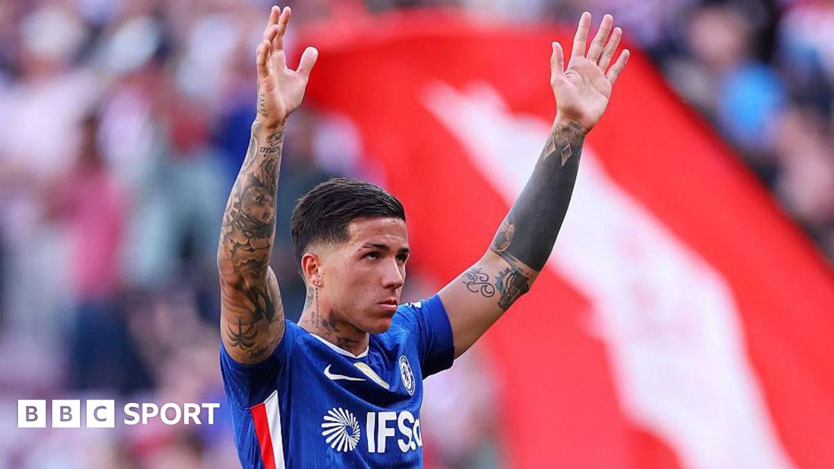 Enzo Fernandez appearing to wave goodbye to Chelsea supporters after defeat at Sunderland