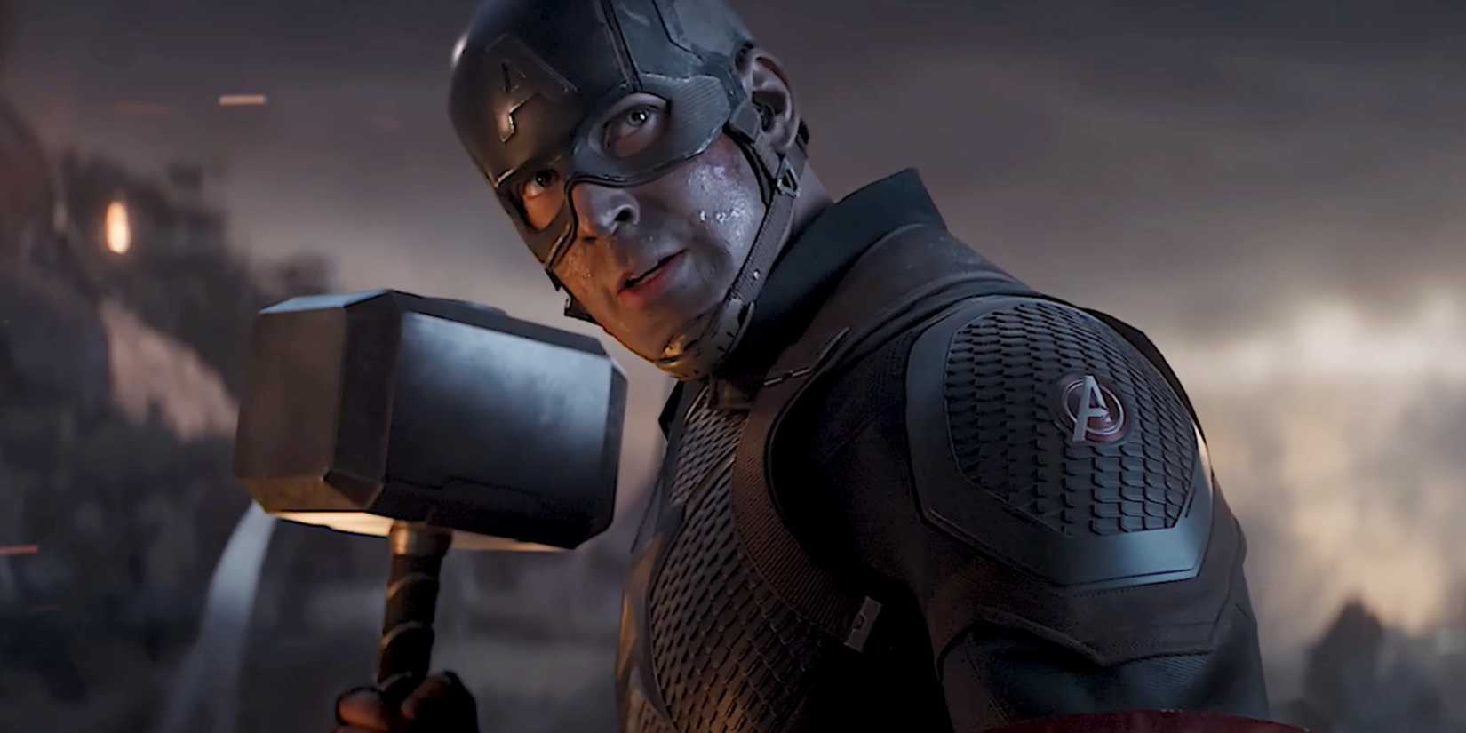 CAPTAIN AMERICA HOLDING MJOLNIR IN AVENGERS ENDGAME