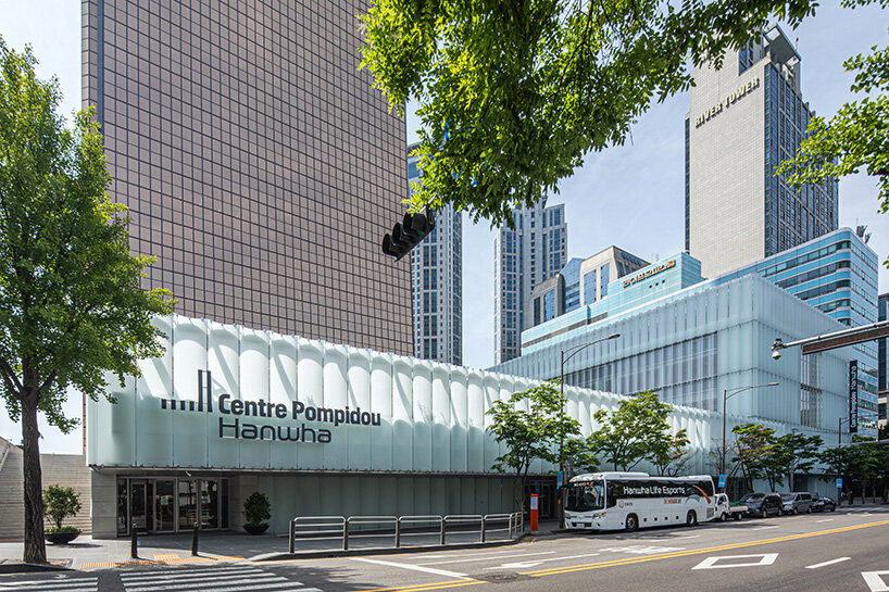 centre pompidou hanwha opens in seoul inside jean-michel wilmotte's box of light - 2