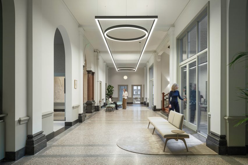 Courthouse Building H Utrecht by i29 and DP6 ground floor space with lighting feature