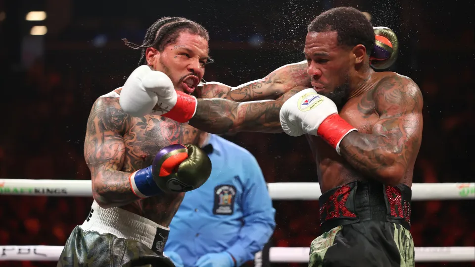 NEW YORK, NEW YORK - MARCH 01:  Gervonta Davis exchanges punches with Lamont Roach Jr. during their bout for Davis' WBA lightweight title at Barclays Center on March 01, 2025 in New York City. (Photo by Al Bello/Getty Images)