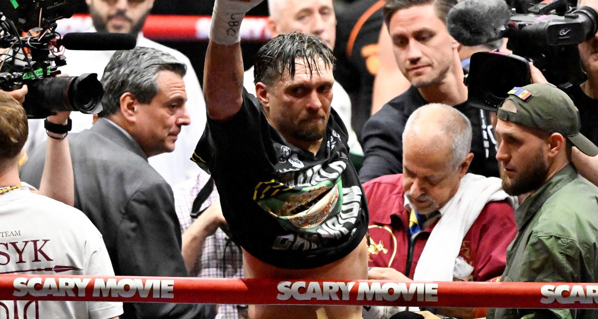Oleksandr Usyk's next two fights become clear after win over Rico Verhoeven