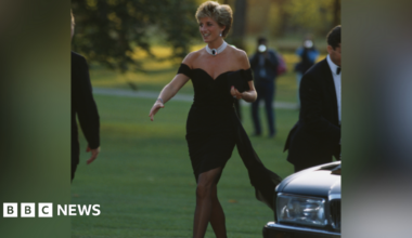 British royal Diana, Princess of Wales (1961-1997) wearing a black Christina Stambolian dress, attends a Vanity Fair party at the Serpentine Gallery in London, England, 20th November 1994.