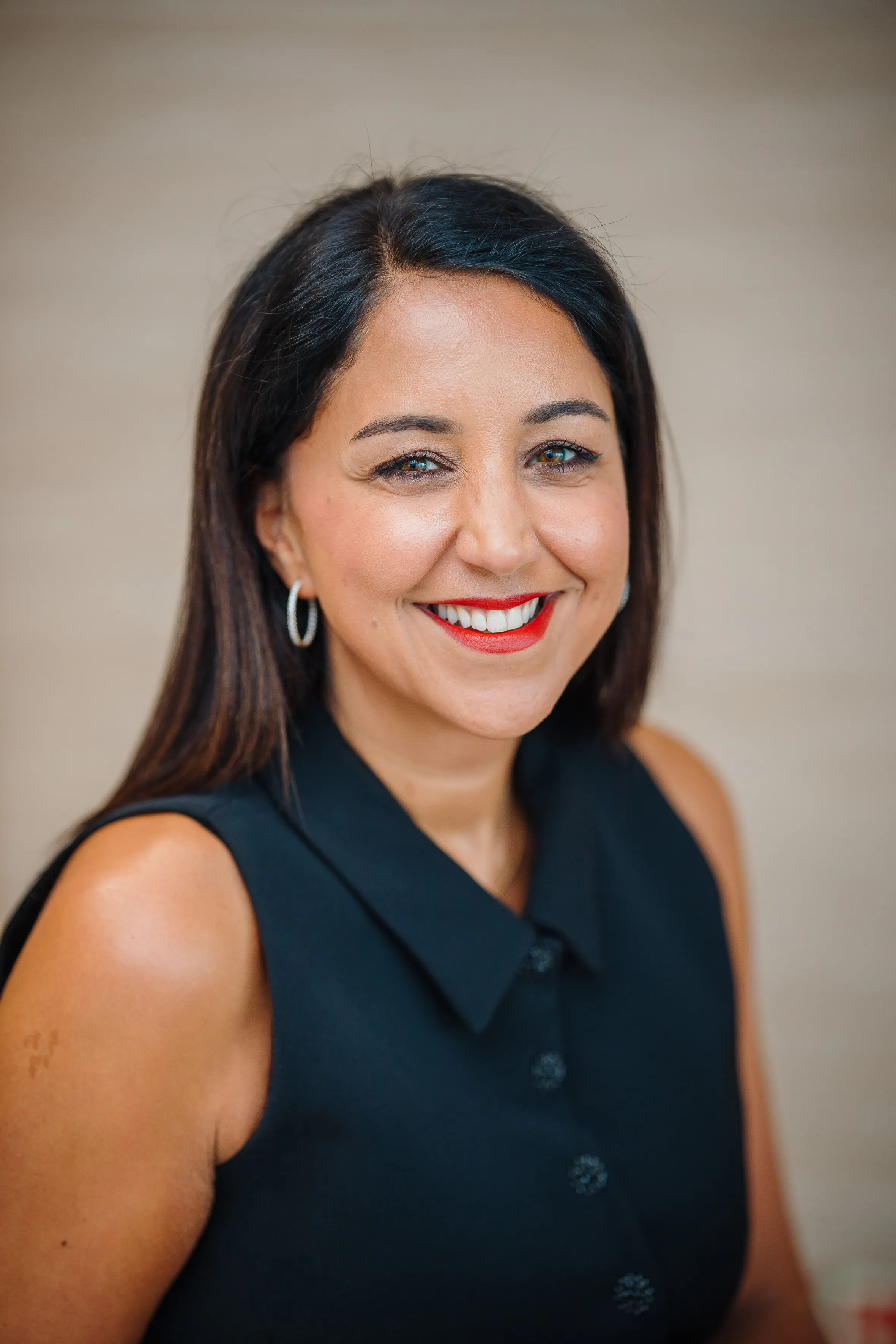 Zahra Bahrololoumi smiling.
