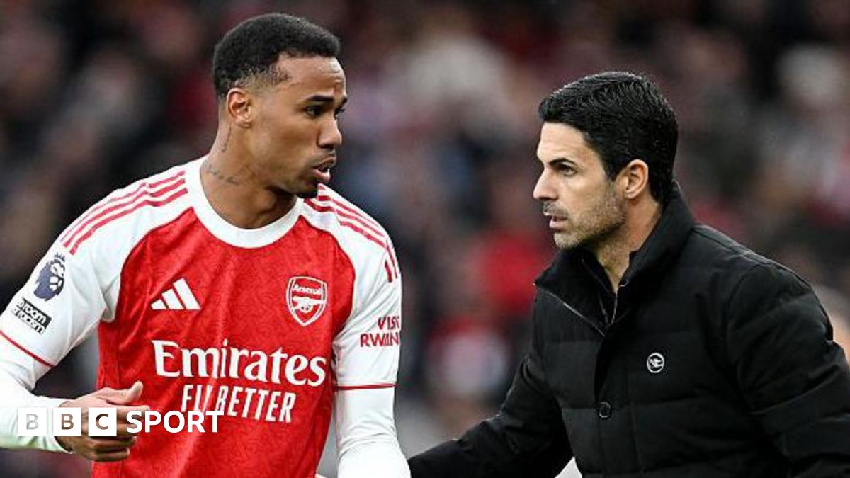 Arsenal manager Mikel Arteta talks to defender Gabriel