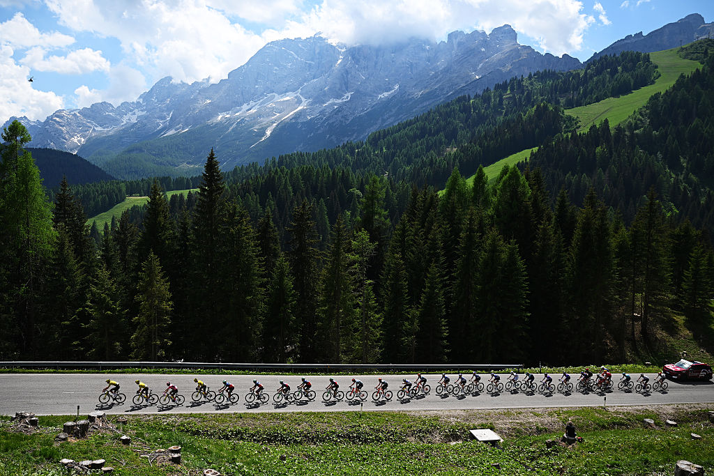 ALLEGHE, ITALY - MAY 29: A general view of Jonas Vingegaard of Denmark and Team Visma | Lease a Bike - Pink Leader Jersey, Egan Bernal of Colombia and Netcompany INEOS Cycling Team, Afonso Eulalio of Portugal and Team Bahrain - Victorious - White Best Young Rider Jersey and the peloton compete climbing to the Forcella Staulanza (1763m) during the 109th Giro d&amp;apos;Italia 2026, Stage 19 a 151km stage from Feltre to Alleghe - Piani di Pezze 1467m / #UCIWT / on May 29, 2026 in Alleghe, Italy. (Photo by Dario Belingheri/Getty Images)