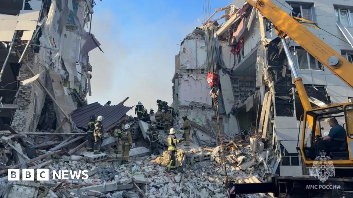 Rescuers work amid debris of a destroyed building in the Russian-occupied town of Starobilsk of eastern Ukraine. Photo: 22 May 2026