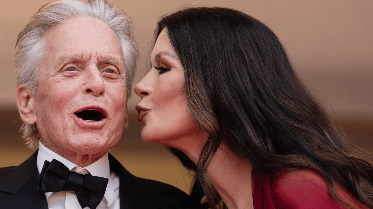 Michael Douglas issued apology to Catherine Zeta-Jones after oral sex cancer diagnosis
