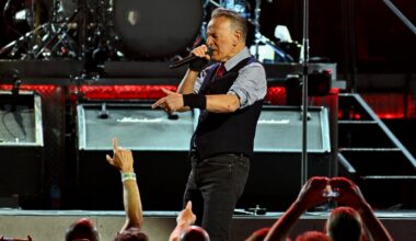 Bruce Springsteen takes a hard pass at Chris Christie’s high-five attempt during NYC concert