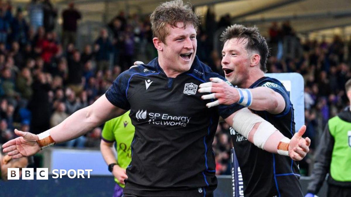 Johnny Matthews scores a try for Glasgow