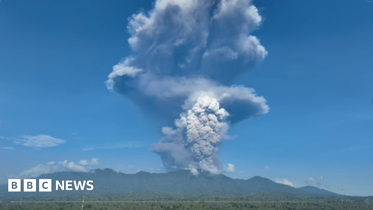 Mount Dukono: Three hikers dead after Indonesian volcano eruption