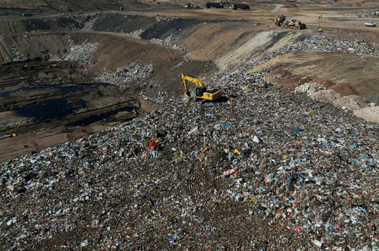 The Chilean town living with the world's most polluting dump