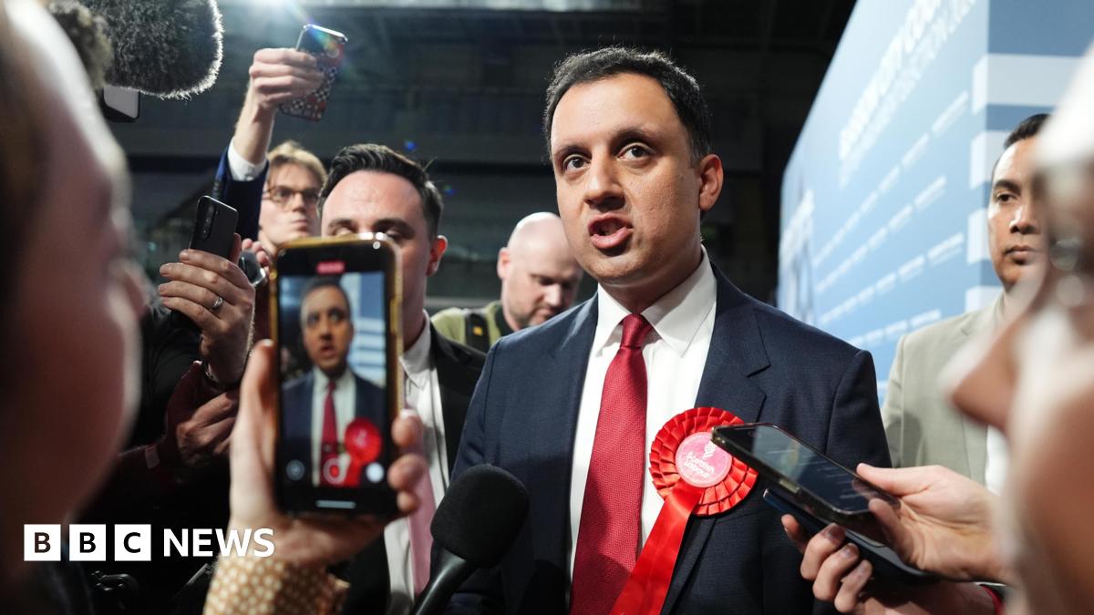 Scottish Parliament election 2026: Labour's Anas Sarwar says he will stay as leader to 'hold party together'