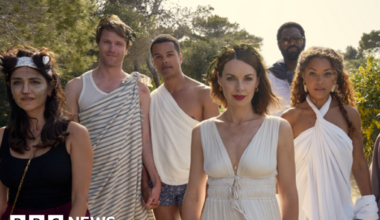 Leila Farzad as Nat, Hugh Skinner as Jacob, Dylan Brady as Will, Jessica Raine as Zoe, Nicholas Pinnock as Solomon, Antonia Thomas as Jess and Maria Almeida as Avery in Two Weeks In August.
