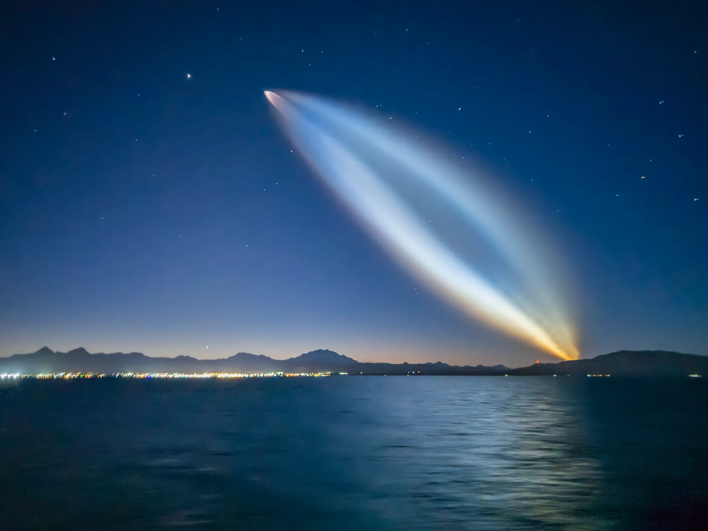 SpaceX Starlink Falcon 9 rocket launch as seen from the Sea of Cortez.