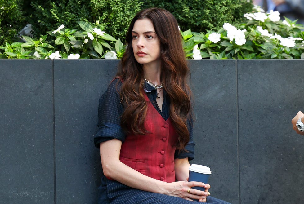 Anne Hathaway red hair devil wears prada anne hathaway red hair devil wears prada
