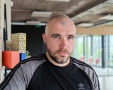 Human subjects, main camera (2x): Portrait mode - 54mm, f/2.8, ISO 320, 1/100s (3840x3072px) - Honor 600 review