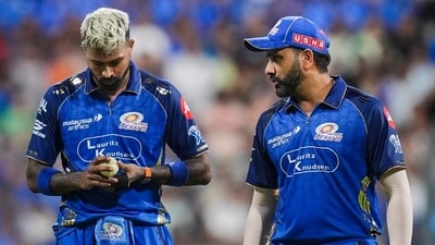 MI's decision to replace Rohit Sharma (right) with Hardik Pandya as their captain hasn't paid off (PTI)