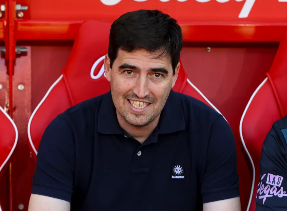 Head Coach Andoni Iraola of Bournemouth in his last game in charge during the Premier League match between Nottingham Forest and Bournemouth