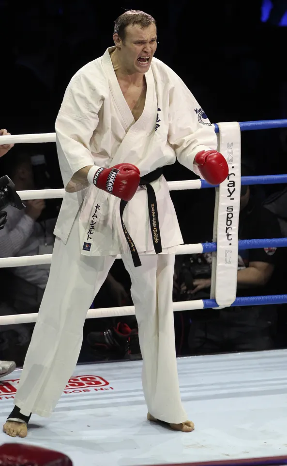 Schilt is one of the most decorated kickboxers and beat Verhoeven in 2012