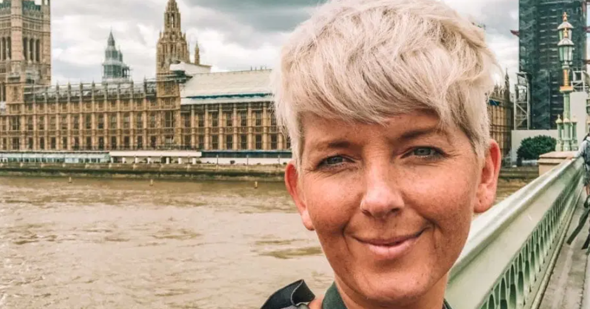 Ping-Pong Poms: Expat Annie decided to move back to the UK. She lasted just six months