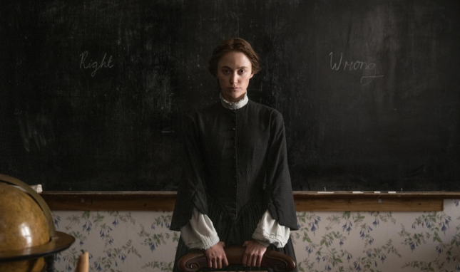 Maika Monroe in Victorian Psycho