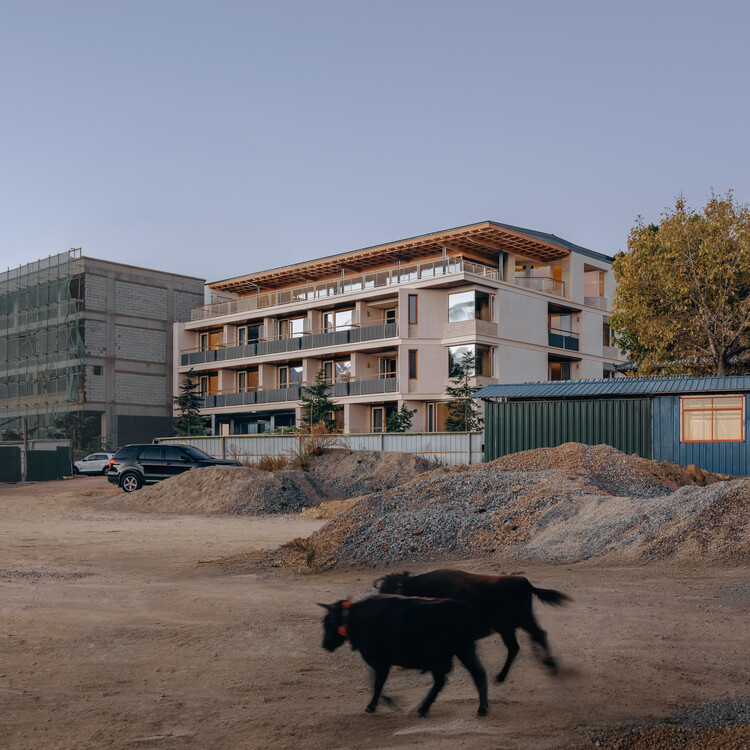 Kawagebo Snow Mountain Hotel / Moguang Studio - Exterior Photography, Balcony, Concrete