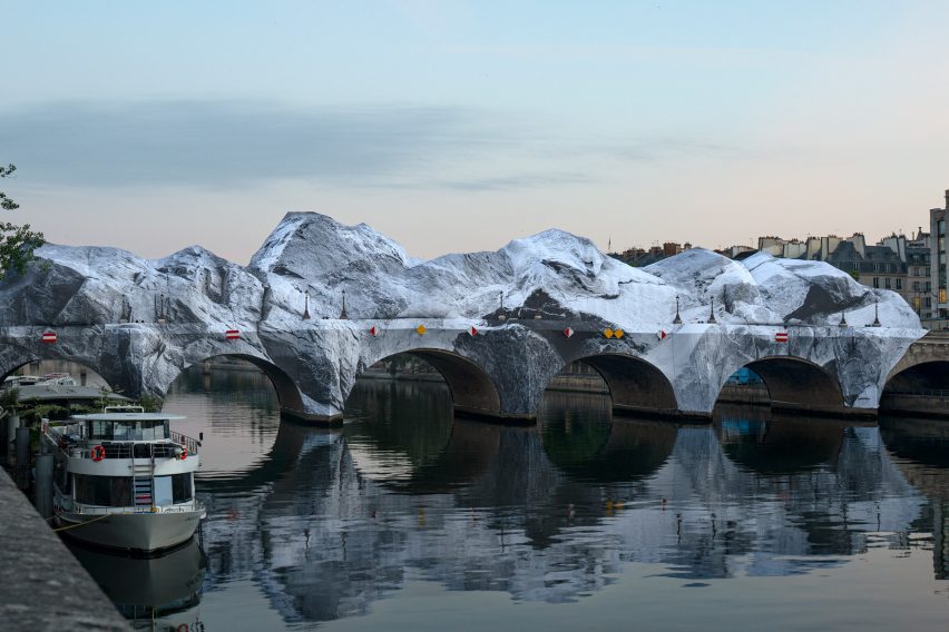 La Caverne du Pont Neuf by JR