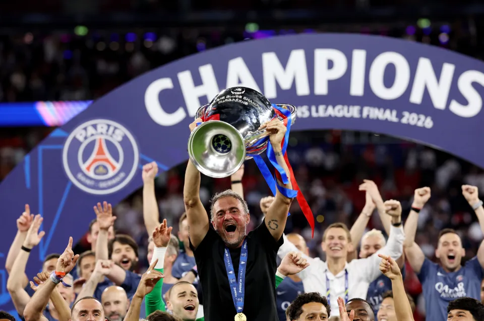 Luis Enrique lifts the Champions League trophy