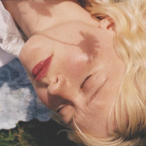 maisie-peters-album-cover-floroscence