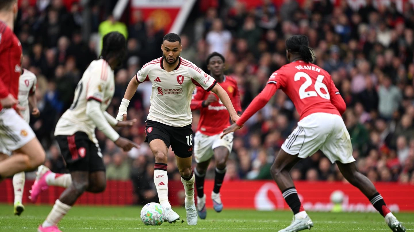 Man Utd 3-2 Liverpool: Watch extended action and full match