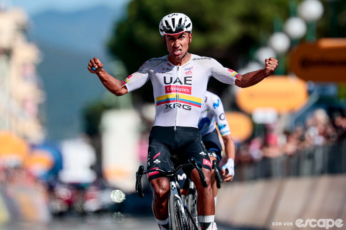 Hat trick: Narváez bests Mas to win stage 11 of the Giro d'Italia - Escape Collective