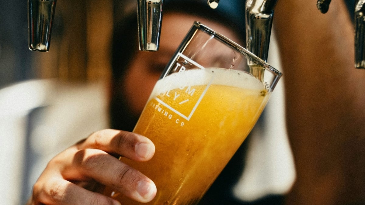 There's One Simple Strategy to Lower Alcohol Intake, Experts Say, And It Works : ScienceAlert