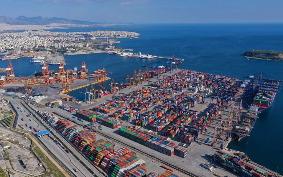 Exports continue downward course | eKathimerini.com