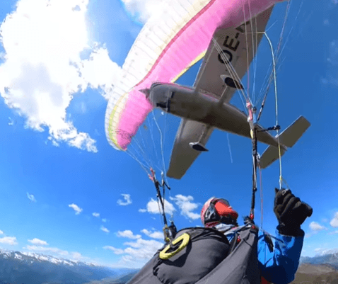 Plane hitting Sabrina the paraglider
