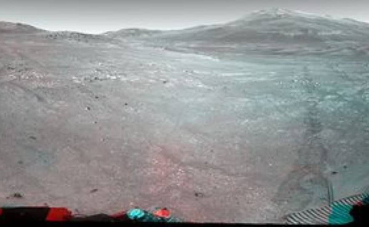 This image shows an anaglyph red-colour view of the enhanced version of the panorama. This image shows an anaglyph red-colour view of the enhanced version of the panorama.