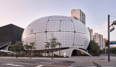 Parametric design at Seoul museum is "shelter and pedagogy"