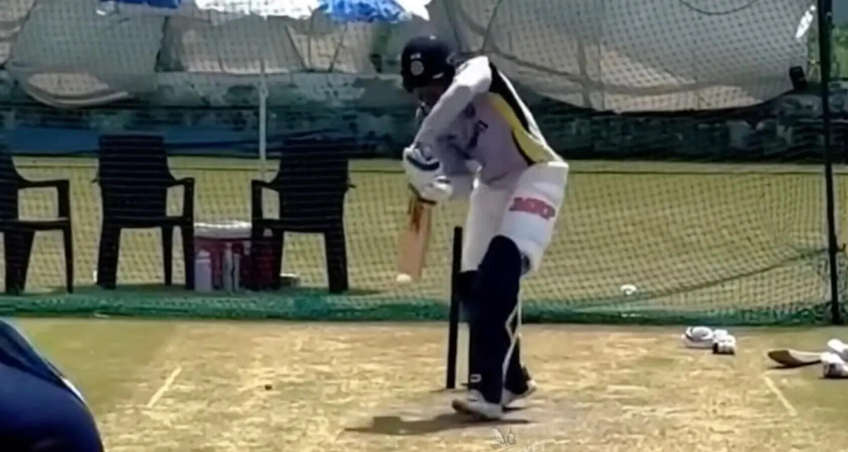 Shubman-Gill-bat
