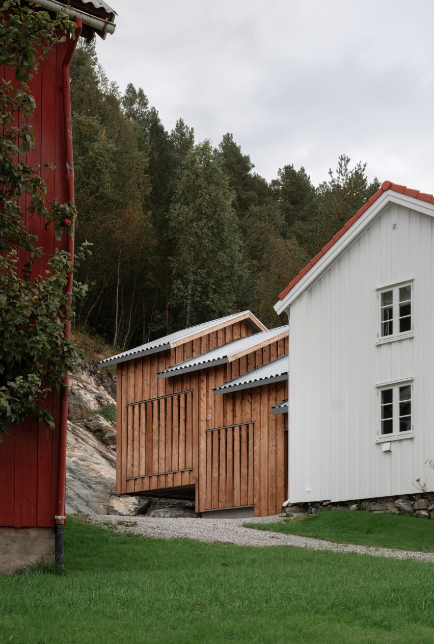 Smallholding at Nesjestranda extension by Rever & Drafe