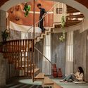 © Studio f/8 - Mr. Dinesh Srila House / Wright Inspires - Interior Photography, Stairs, Wood, Handrail