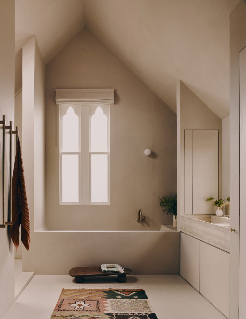 Bathroom space at the Cemetery House by Studio Hallett