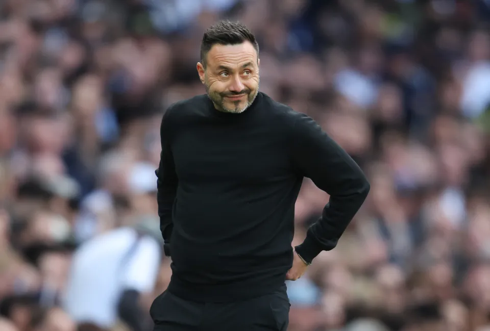 Roberto De Zerbi reacts as Tottenham draw to Brighton