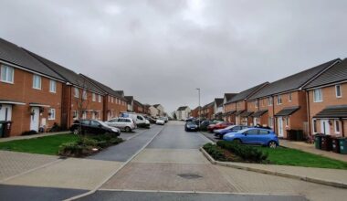 UK housing prices rise but employer confidence stays near record low