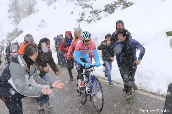Vincenzo Nibali climbing the snowy Tre Cime di Lavaredo climb in the snow during the 2013 Giro d'Italia