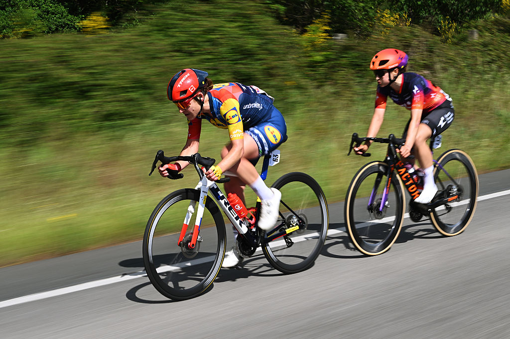 ANTAS DE ULLA, SPAIN - MAY 06: (L-R) Lauretta Hanson of Australia and Team Lidl - Trek and Marta Jaskulska of Poland and Team Human Powered Health compete in the breakaway during the 12th La Vuelta Femenina 2026, Stage 4 a 115.6km stage from Monforte de Lemos to Antas de Ulla / #UCIWWT / on May 06, 2026 in Antas de Ulla, Spain. (Photo by Szymon Gruchalski/Getty Images)