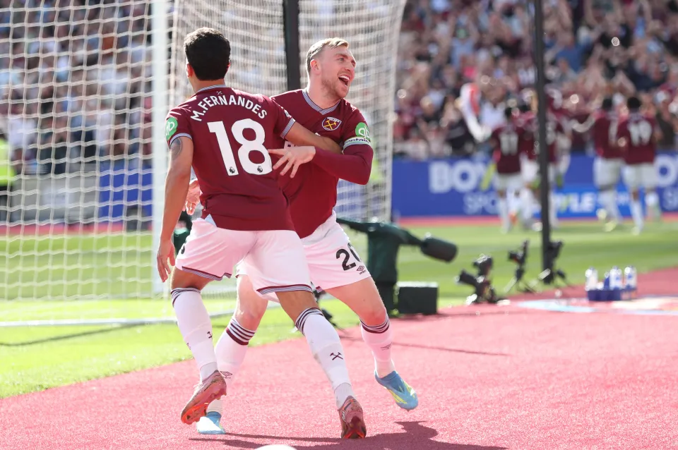 West Ham United's Jarrod Bowen and Mateus Fernandes