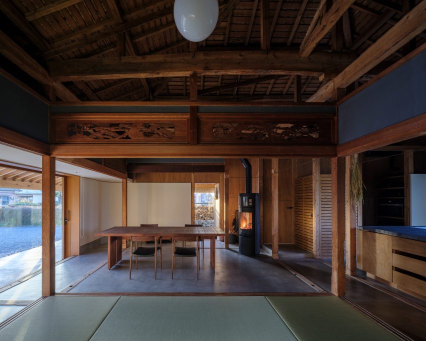 Interior view of House in Miyakonojo by YNAS
