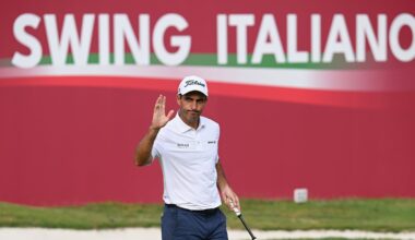 Molinari sets course record with McKibbin five off lead