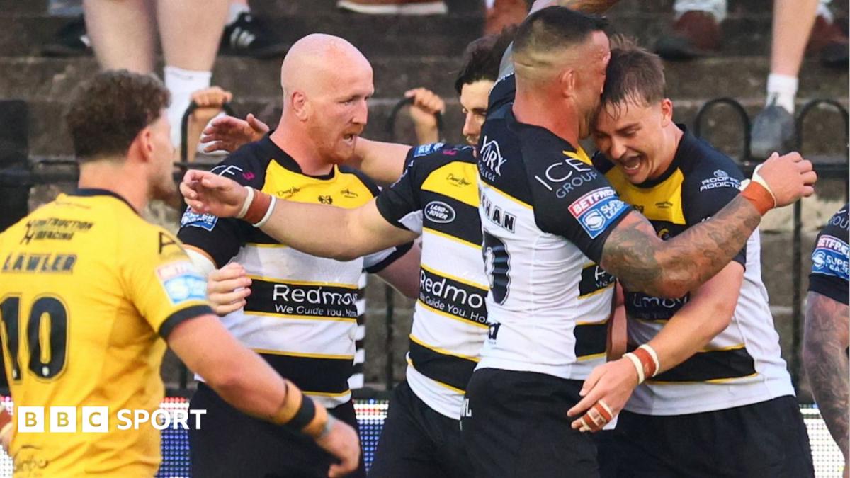 York Knights' Oli Field (right) celebrates scoring a try against Castleford Tigers with his team-mates