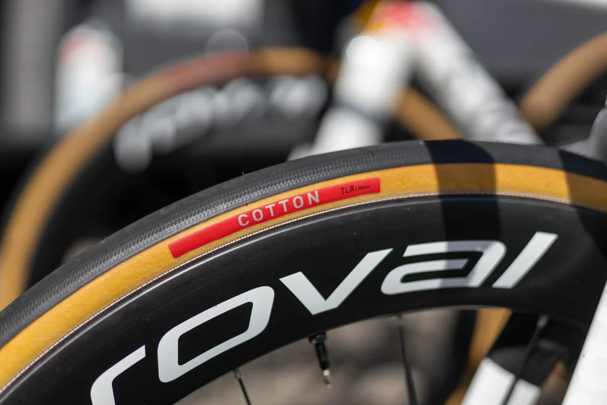 Specialized Cotton TLR tyre at the 2026 Tour Auvergne-Rhône-Alpes